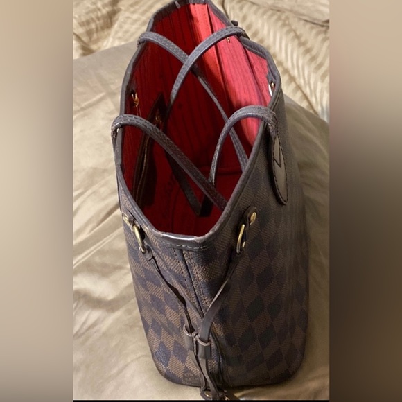 Authentic Louis Vuitton Damier Neverfull PM Tote bag GUC. Serial No. SD5009 - Picture 4 of 16